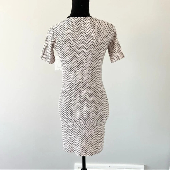 Topshop  Textured Geo Bodycon Dress - Picture 4 of 16